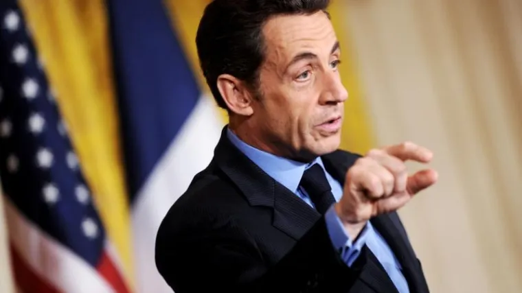 Svećenik moli da Sarkozyja pogodi infarkt