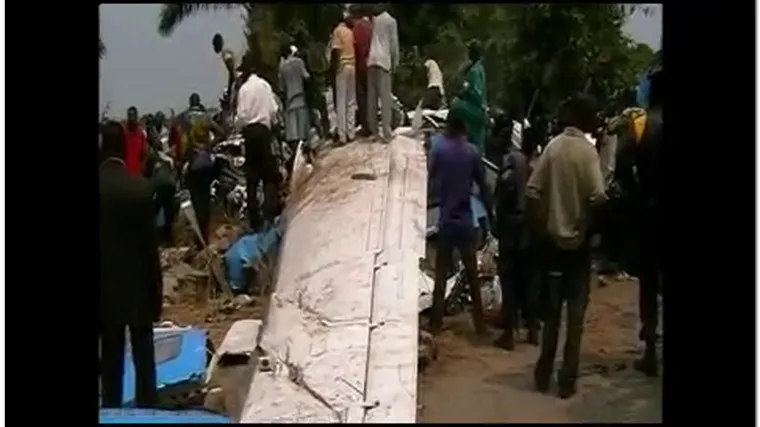 Avion pa na kuću i ubio 19 ljudi
