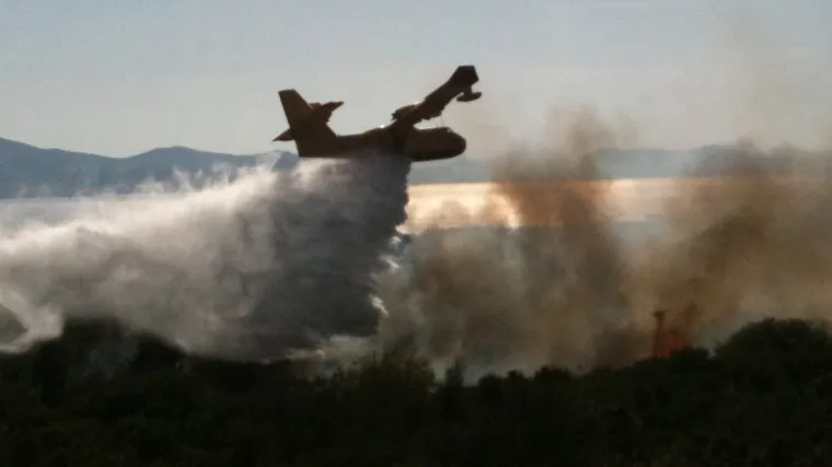 Kanaderi obranili Zadar od vatre