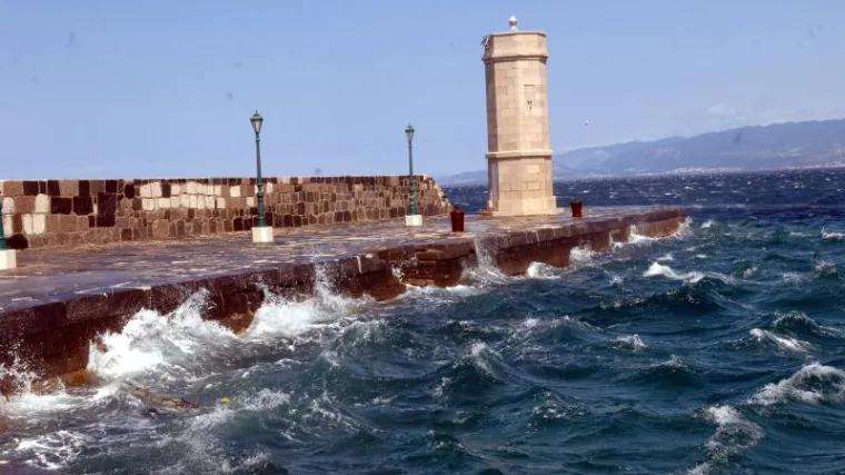 Na gliseru se cijelu noć borio s burom