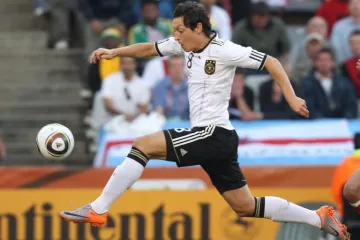 Mourinho: Khedira i Oezil naučite jezik