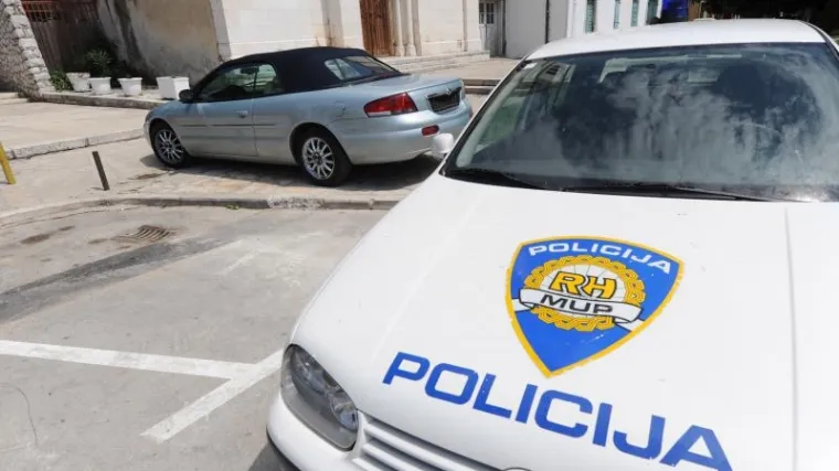 Prijetio ubojstvom sestri i roditeljima