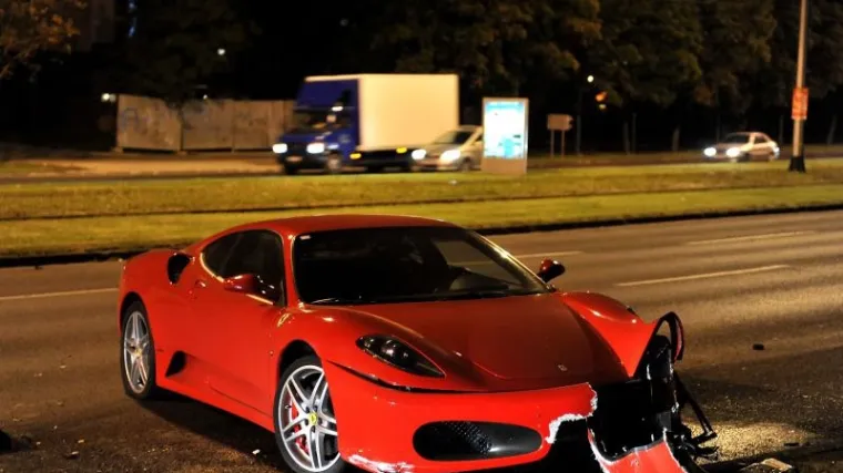 Razbio skupocjenog Ferrarija
