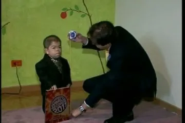 Ima 24 godine i visok je 70 centimetara