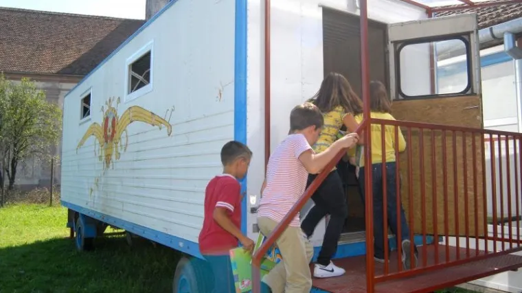 Učionica u cirkuskom kontejneru