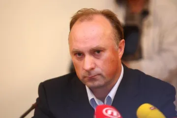 Polančec u kupe, Šuker u špade