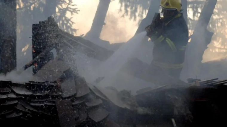 Neispravna žarulja izazvala požar u kući?