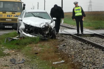 Pod vlakom zamalo stradalo četvero djece