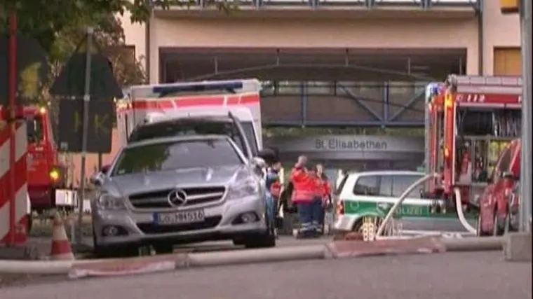 Hodala po bolnici i pucala