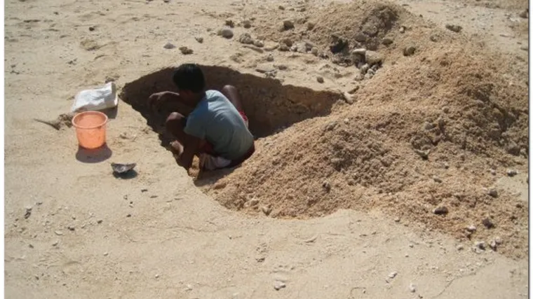 Kopao rupu u pijesku pa sam sebe zatrpao