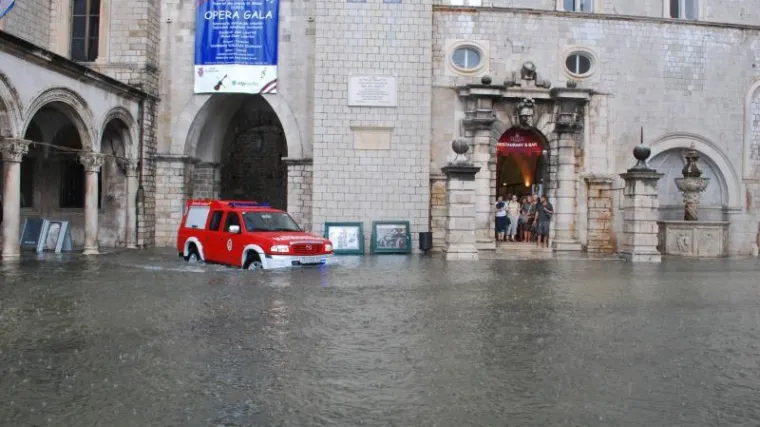 Poplavljeni i dijelovi Dubrovnika