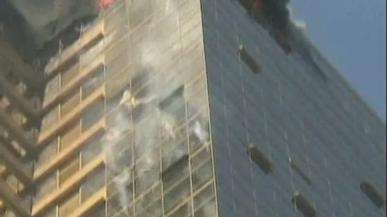 Bježali iz plamteće zgrade