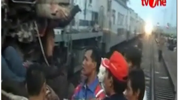 40-tak poginulih u sudaru vlakova