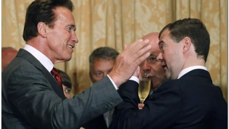 Schwarzenegger i Medvedev na Twitteru