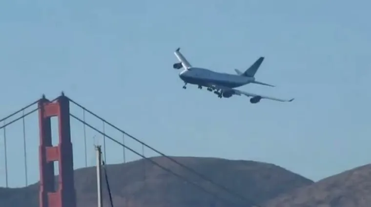 Avion skoro zapeo za most u San Franciscu