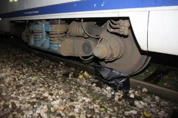 Djevojka podletjela pod vlak na pružnom prijelazu