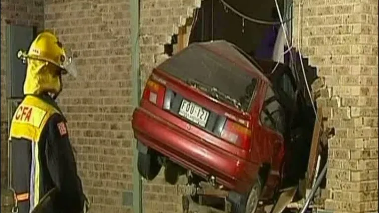 Autom mu uletio u krevet