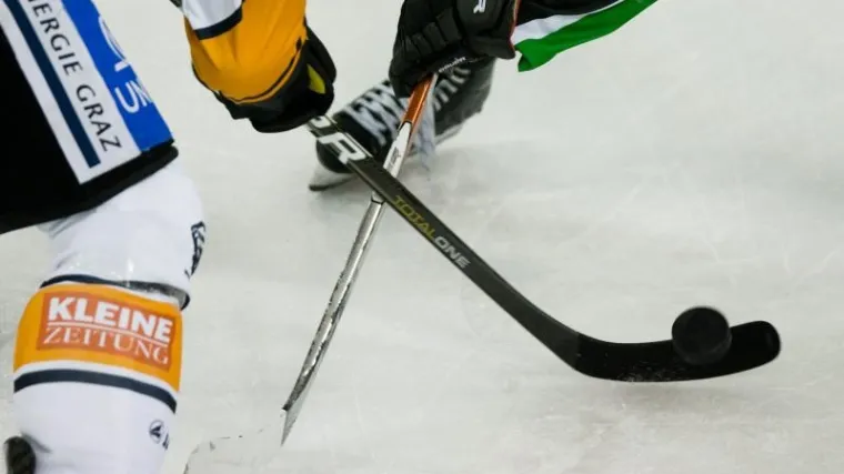 Mladi hokeja&scaron; (19) nakon sudara umro na utakmici