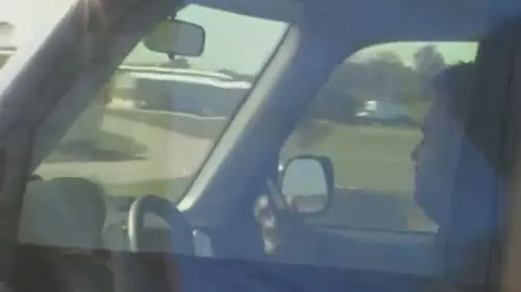 Juri 100 na sat, &scaron;alje poruke, emailove, telefonira