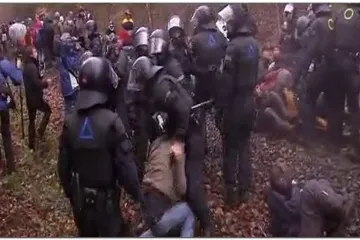 Obračun s policijom zbog nuklearnog otpada