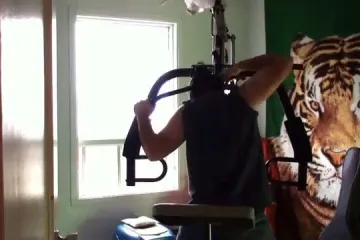 Kosa mu zapela za spravu za bildanje