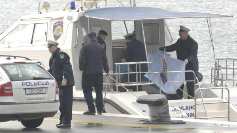 Auto sletio u more, utopila se dva mladića