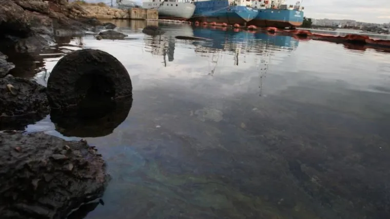 U more kod Nina i Kaštela iscurila nafta