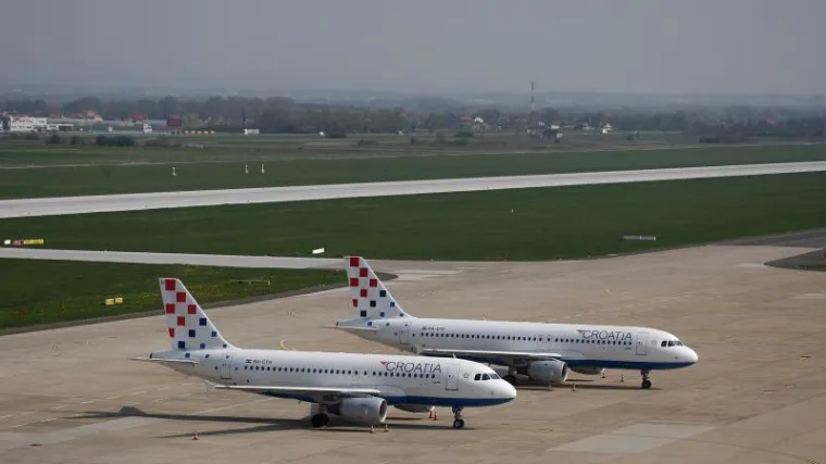 Avion dva puta u jednom danu pogodio grom