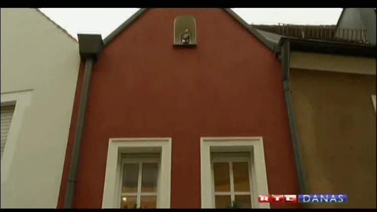 Prva bračna noć u najmanjem hotelu na svijetu