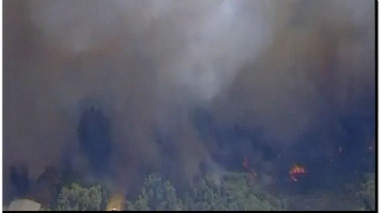 Australski gradić u vatrenom obruču