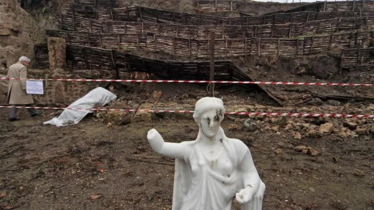 U Pompejima pala jo&scaron; dva zida