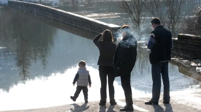 U Kosinju kritično, Neretva se povlači