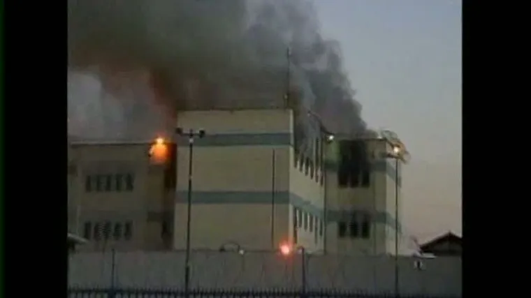 U požaru izgorio 81 zatvorenik