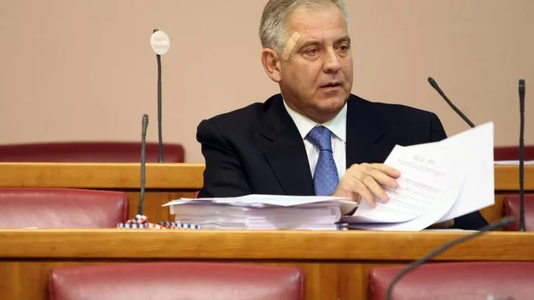 Nakon uhićenja dobio otkaz na Columbiji