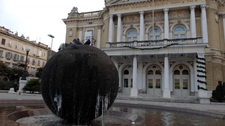 Zaleđena Džamonjina fontana