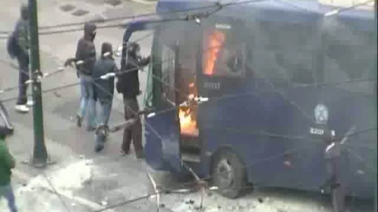 Bijesni Grci zapalili ministarstvo financija