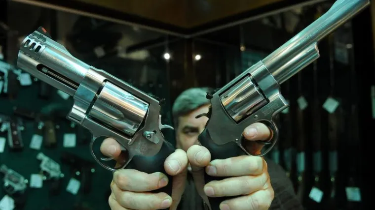 Ubio mladiće zbog neplaćenog računa