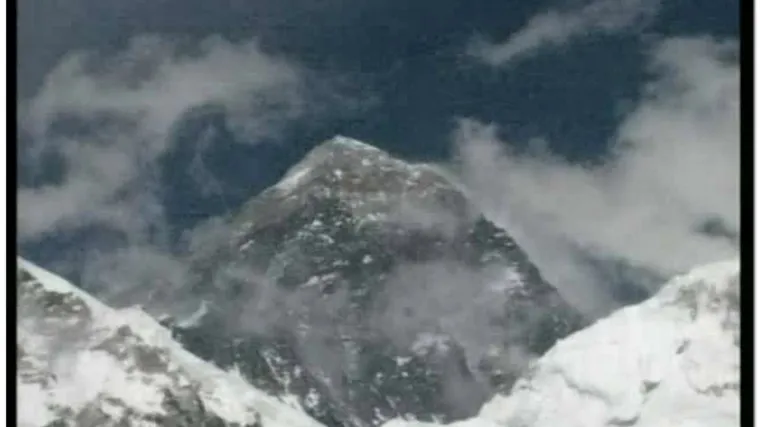 U podnožju Himalaja pao avion