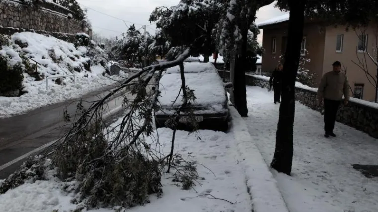 Snijeg najteže pao Riječanima