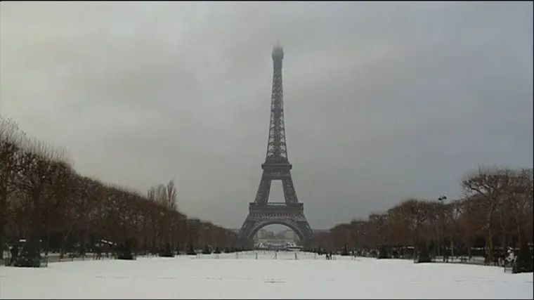 Na Eiffelovom tornju otvoreno klizali&scaron;te