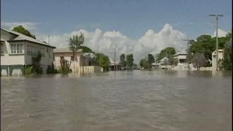 Australce opkolila voda