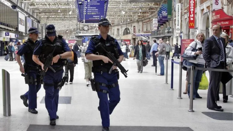 London pod opsadom policije