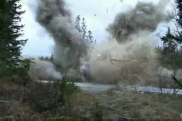 Dinamitom raznijeli kuću