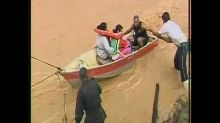 Vi&scaron;e od 500 mrtvih u poplavama