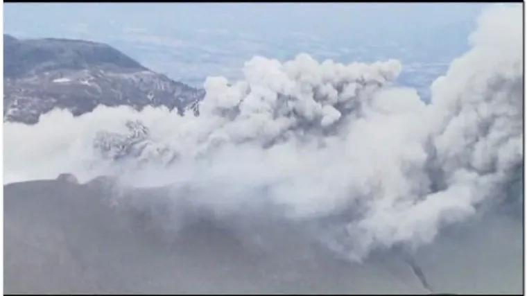 U Japanu se probudio vulkan