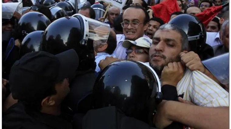 Rat na ulicama Kaira