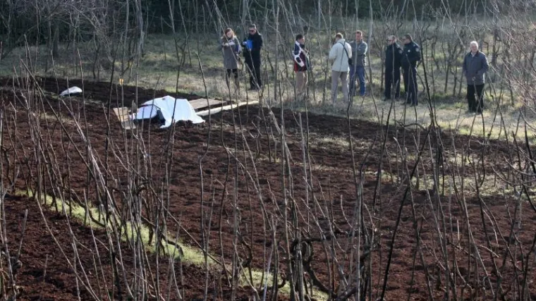 U polju pronađen mrtav mu&scaron;karac