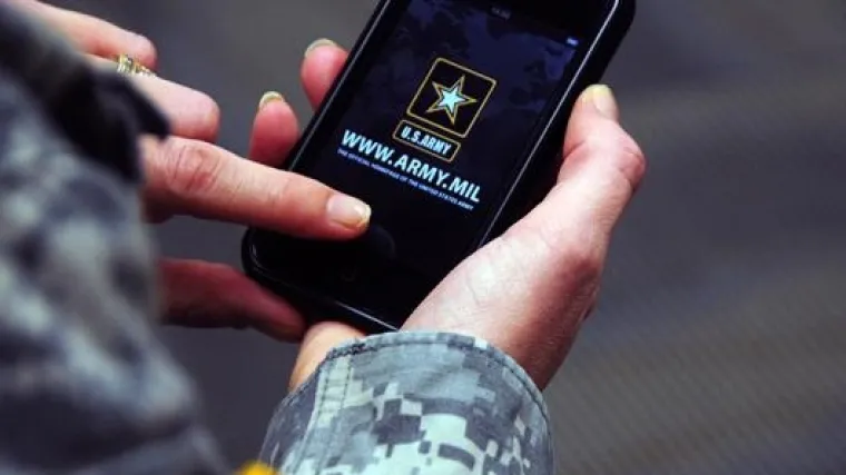 iPhoneom u borbu protiv talibana