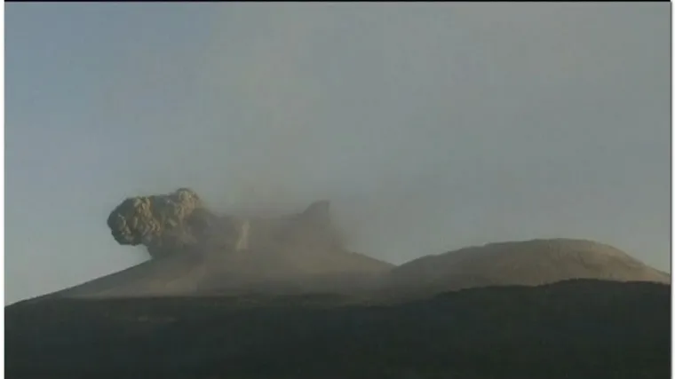 Nove snažne erupcije u Japanu