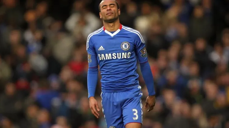 Ashley Cole upucao kolegu zračnom pu&scaron;kom